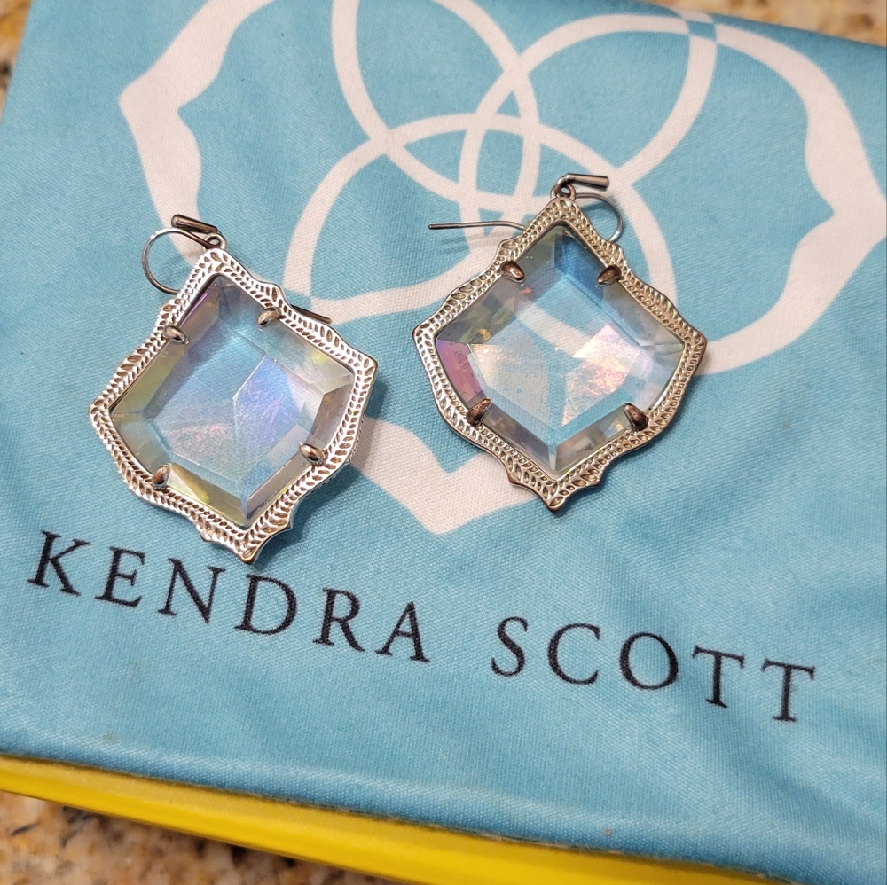 Kendra Scott Kristen iridescent stone